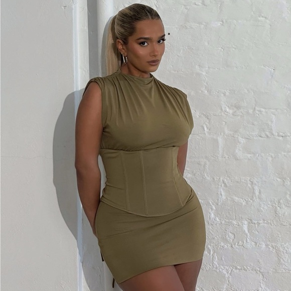 NWT Mars the Label SANDRA MINI Olive Dress Size UK 4 US XS NWT Mars the Label SANDRA MINI Olive Dress Size UK 4 US XS